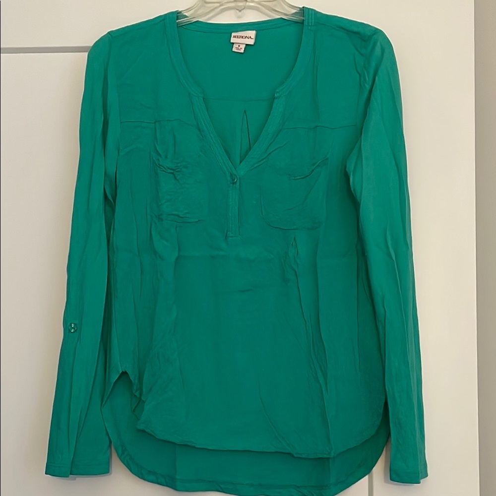Women's Green Long Sleeve Top
